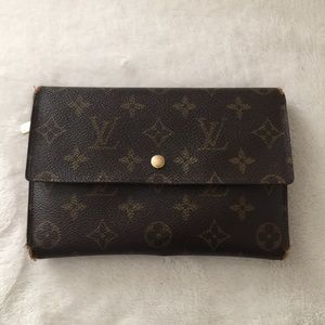 Authentic Louis Vuitton Passport Wallet